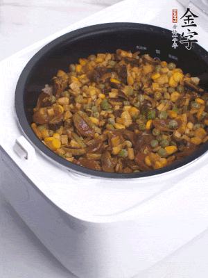 电饭煲按煮饭键，出锅撒葱花！！！！！！